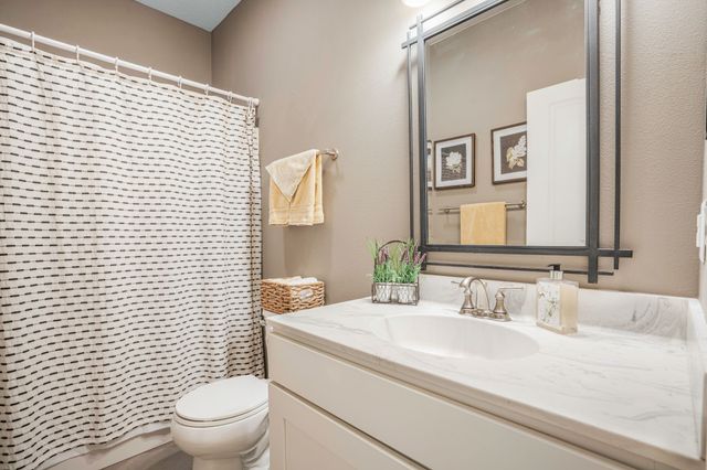 16214 Northpark Drive, Urbandale, IA 50323