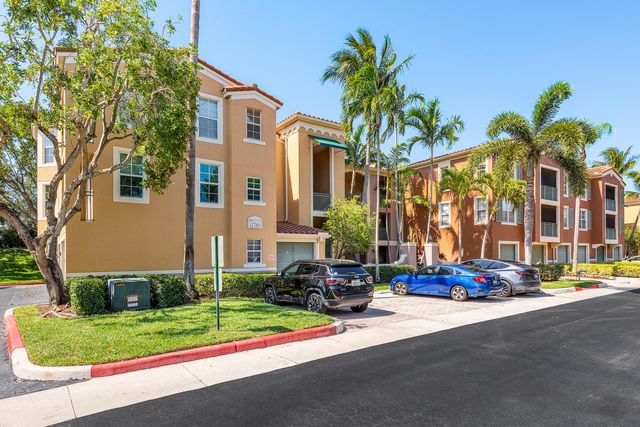11780 St Andrews Place Unit 304, Wellington, FL 33414