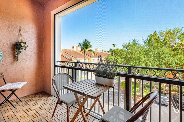 11780 St Andrews Place Unit 304, Wellington, FL 33414