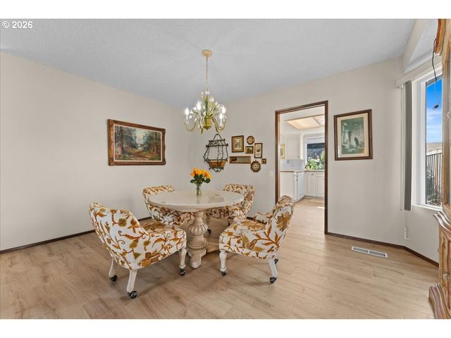 15800 Sw ALDERBROOK Cir, Portland, OR 97224