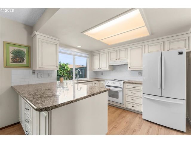 15800 Sw ALDERBROOK Cir, Portland, OR 97224
