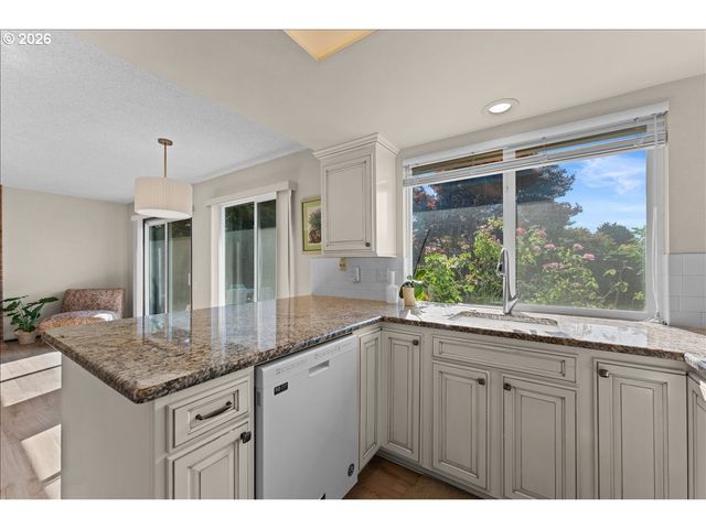 15800 Sw ALDERBROOK Cir, Portland, OR 97224