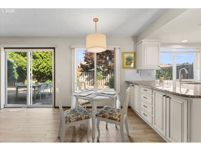 15800 Sw ALDERBROOK Cir, Portland, OR 97224