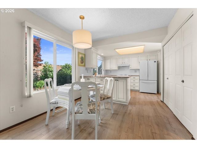 15800 Sw ALDERBROOK Cir, Portland, OR 97224