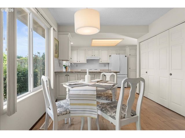 15800 Sw ALDERBROOK Cir, Portland, OR 97224