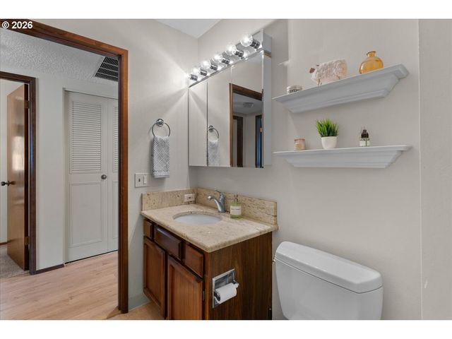 15800 Sw ALDERBROOK Cir, Portland, OR 97224