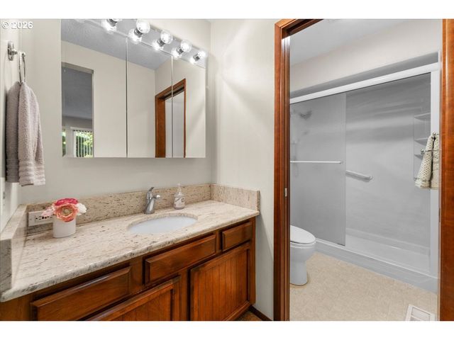 15800 Sw ALDERBROOK Cir, Portland, OR 97224