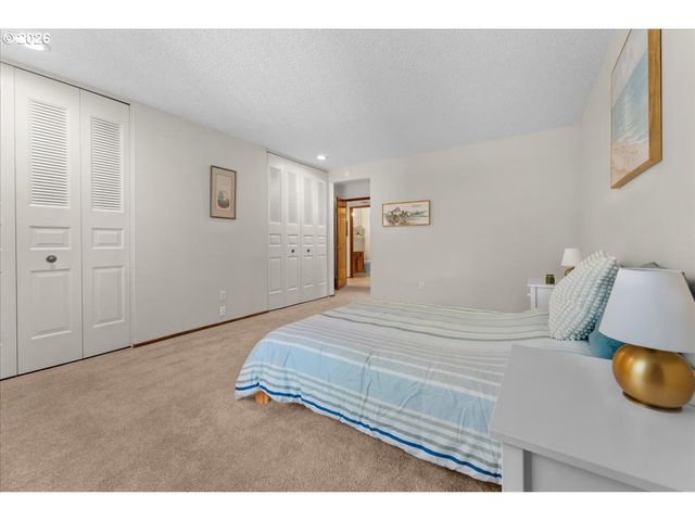 15800 Sw ALDERBROOK Cir, Portland, OR 97224