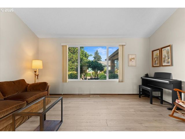 15800 Sw ALDERBROOK Cir, Portland, OR 97224