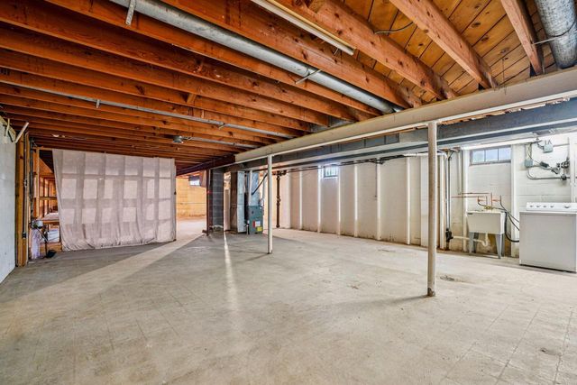 6936 N Braeburn LANE, Glendale, WI 53209