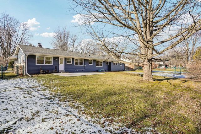 6936 N Braeburn LANE, Glendale, WI 53209