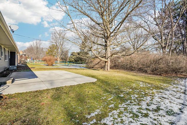 6936 N Braeburn LANE, Glendale, WI 53209