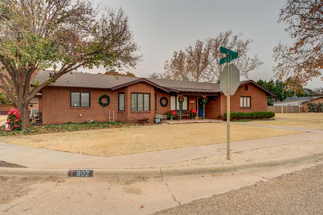 902 W 6th Street, Idalou, TX 79329