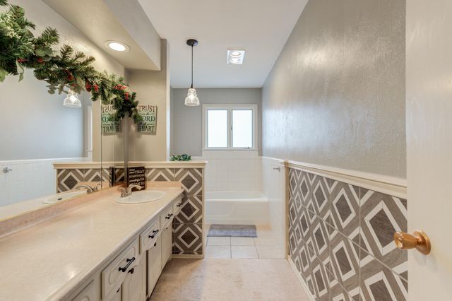 902 W 6th Street, Idalou, TX 79329