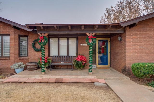 902 W 6th Street, Idalou, TX 79329