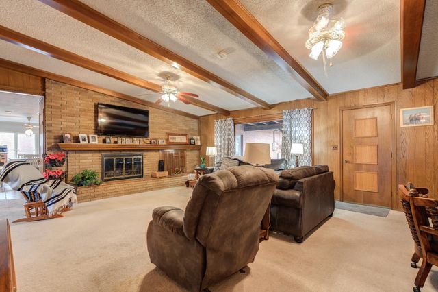 902 W 6th Street, Idalou, TX 79329