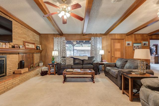 902 W 6th Street, Idalou, TX 79329