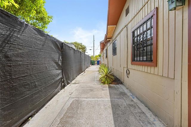 10412 N ALTMAN STREET, Tampa, FL 33612