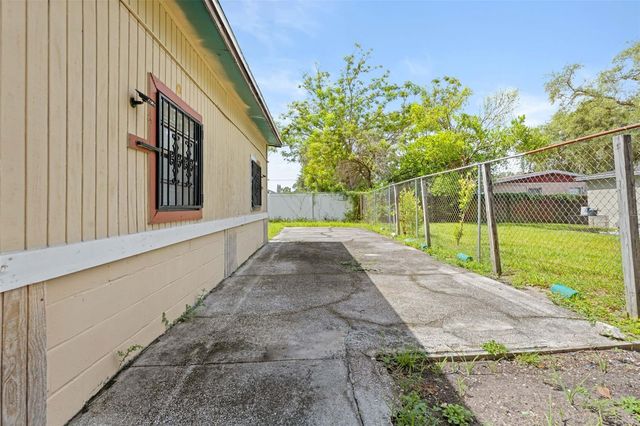 10412 N ALTMAN STREET, Tampa, FL 33612