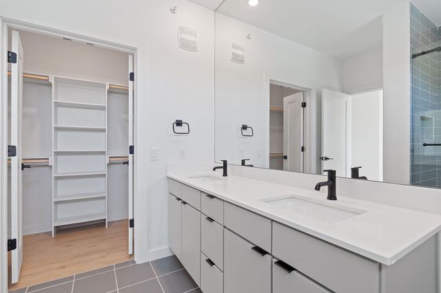 100 W Mockingbird LN 204, Austin, TX 78745