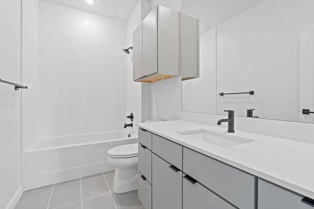 100 W Mockingbird LN 204, Austin, TX 78745