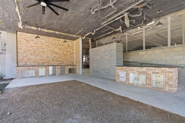 100 W Mockingbird LN 204, Austin, TX 78745