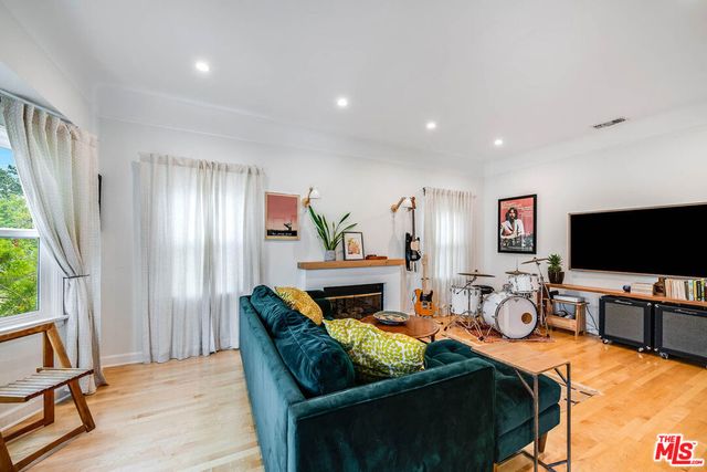 849 N Lima Street, Burbank, CA 91505