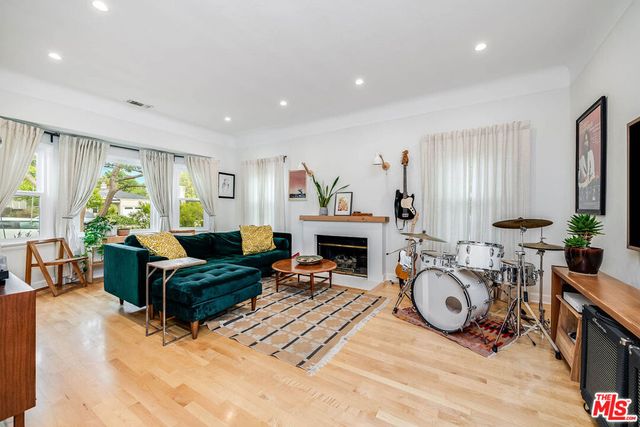 849 N Lima Street, Burbank, CA 91505