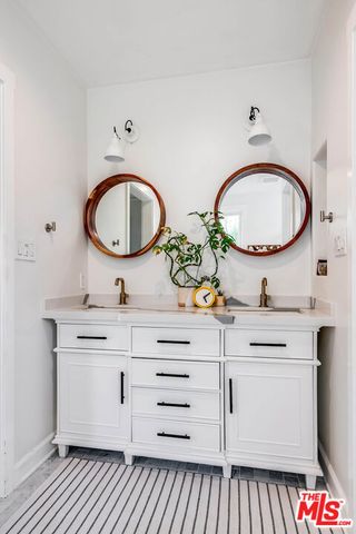 849 N Lima Street, Burbank, CA 91505