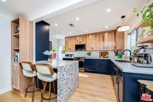 849 N Lima Street, Burbank, CA 91505