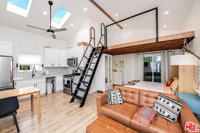 849 N Lima Street, Burbank, CA 91505