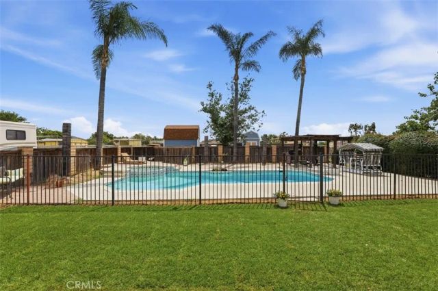 6038 AURORA, Jurupa Valley, CA 91752