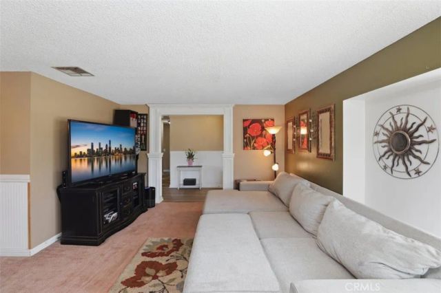 6038 AURORA, Jurupa Valley, CA 91752