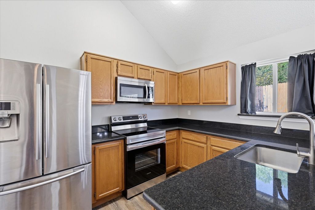 956 Sylvan Creek Drive, Lewisville, TX 75067 — photo 5