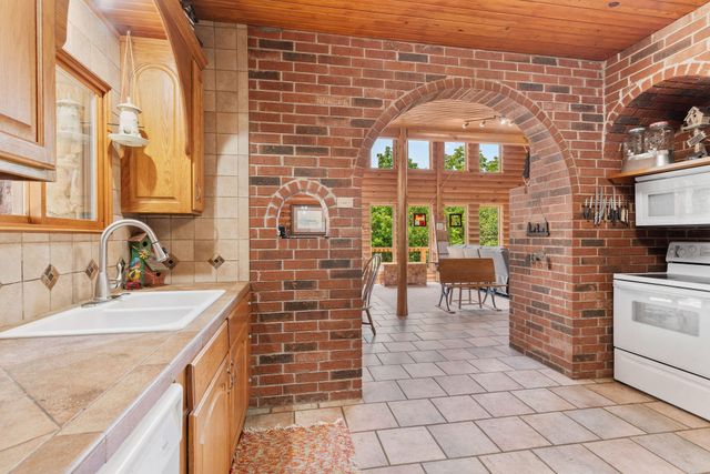 192 John Hollow Drive, Galena, MO 65656