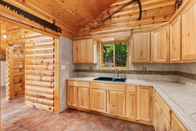 192 John Hollow Drive, Galena, MO 65656