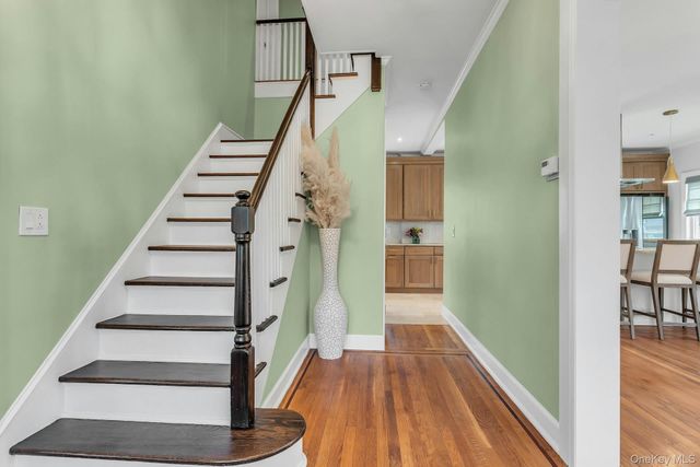 85 Violet Avenue, Floral Park, NY 11001