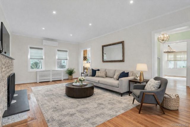 85 Violet Avenue, Floral Park, NY 11001