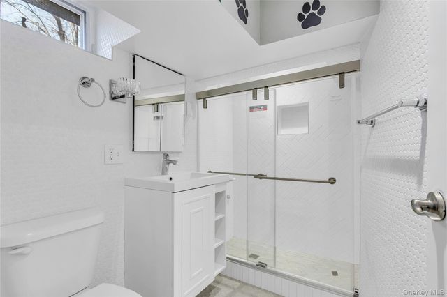 85 Violet Avenue, Floral Park, NY 11001