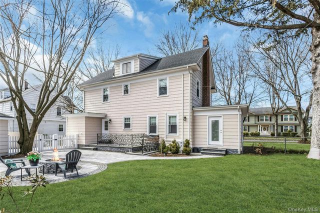 85 Violet Avenue, Floral Park, NY 11001