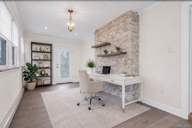 85 Violet Avenue, Floral Park, NY 11001