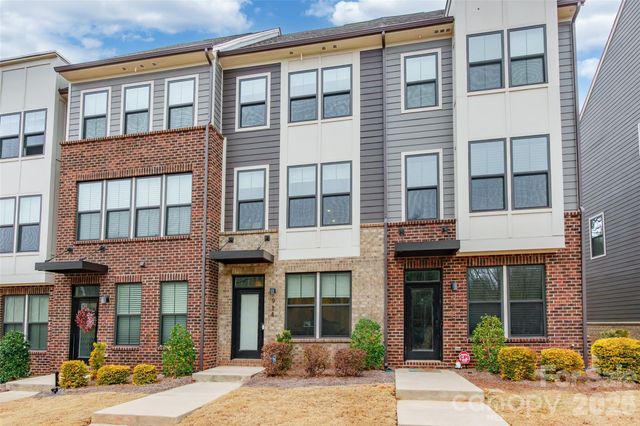 924 Broad River Lane, Charlotte, NC 28211