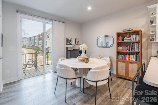 924 Broad River Lane, Charlotte, NC 28211