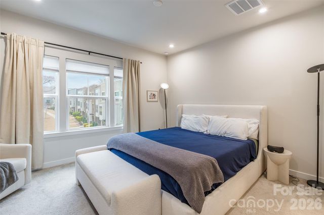 924 Broad River Lane, Charlotte, NC 28211