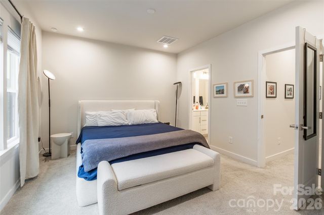 924 Broad River Lane, Charlotte, NC 28211