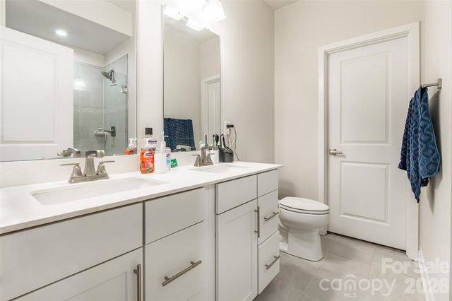 924 Broad River Lane, Charlotte, NC 28211