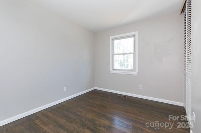 1226 Pinebrook Circle, Hendersonville, NC 28739