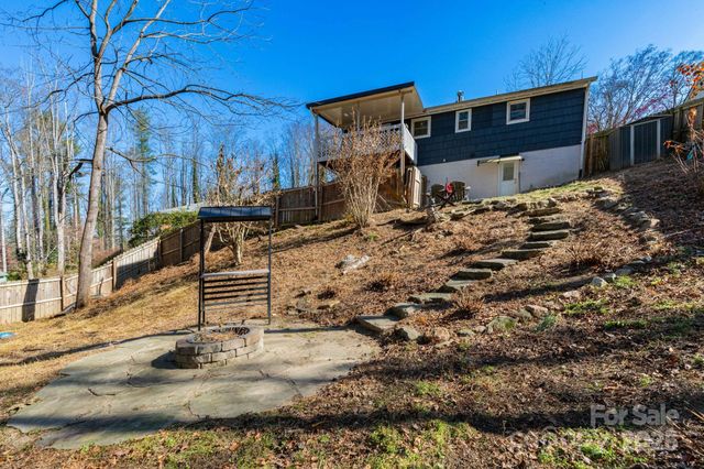 1226 Pinebrook Circle, Hendersonville, NC 28739