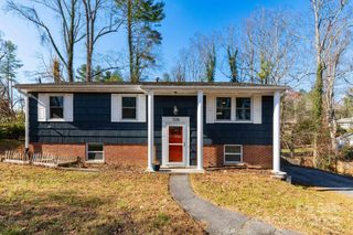 1226 Pinebrook Circle, Hendersonville, NC 28739