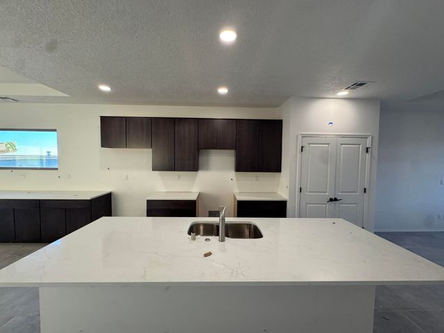 6150 Diebenkorn Drive SE, Albuquerque, NM 87106